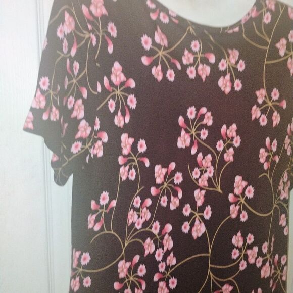 Pink and Black Ruffled Flutter Sleeve Tunic - Picture 10 of 12